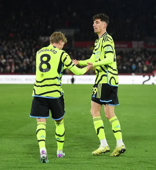 Framed Print : Havertz and Odegaard Celebrate Arsenal's Goal: Brentford vs Arsenal, Premier League 2023-24