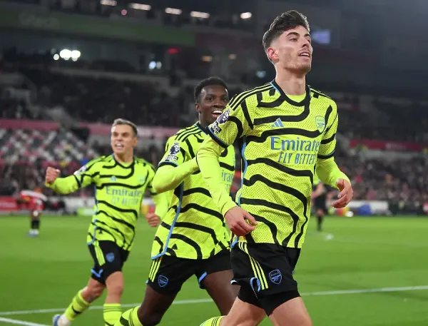 Arsenal FC Print: Havertz Scores vs Brentford Art Prints