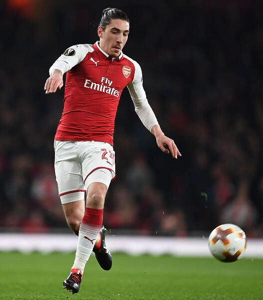 Hector Bellerin: In Action for Arsenal against AC Milan, UEFA Europa League 2018