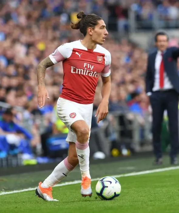 Framed Print : Hector Bellerin: In Action for Arsenal against Cardiff City, Premier League 2018-19