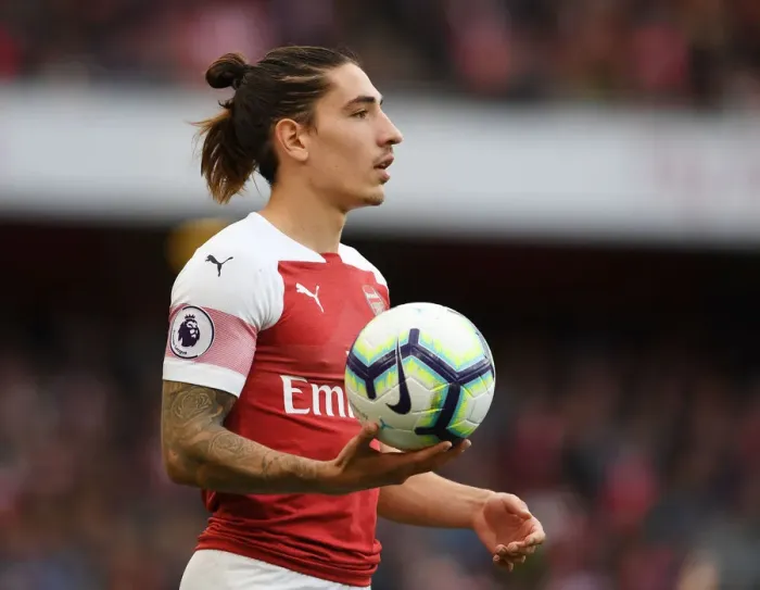 Framed Print : Hector Bellerin: In Action for Arsenal Against Everton, Premier League 2018-19 Framed Print : Hector Bellerin: In Action for Arsenal Against Everton, Premier League 2018-19