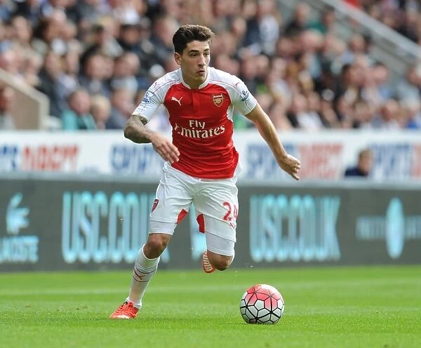 Hector Bellerin in Action: Arsenal vs. Newcastle United, Premier League 2015-16