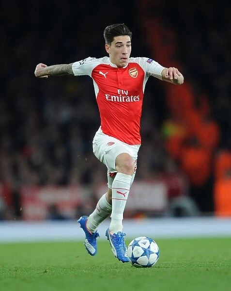 Hector Bellerin in Action: Arsenal vs. Bayern Munich, UEFA Champions League 2015 / 16