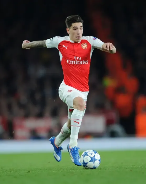 Framed Print : Hector Bellerin in Action: Arsenal vs. Bayern Munich, UEFA Champions League 2015 / 16
