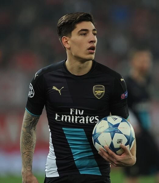 Hector Bellerin in Action: Arsenal vs. Olympiacos, UEFA Champions League (December 2015)