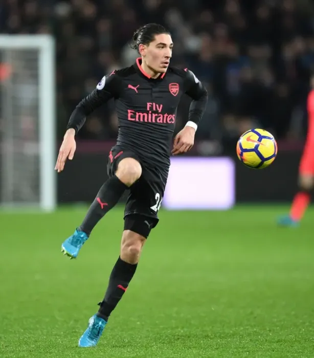 Framed Print : Hector Bellerin in Action: Arsenal vs. West Ham United, Premier League 2017-18