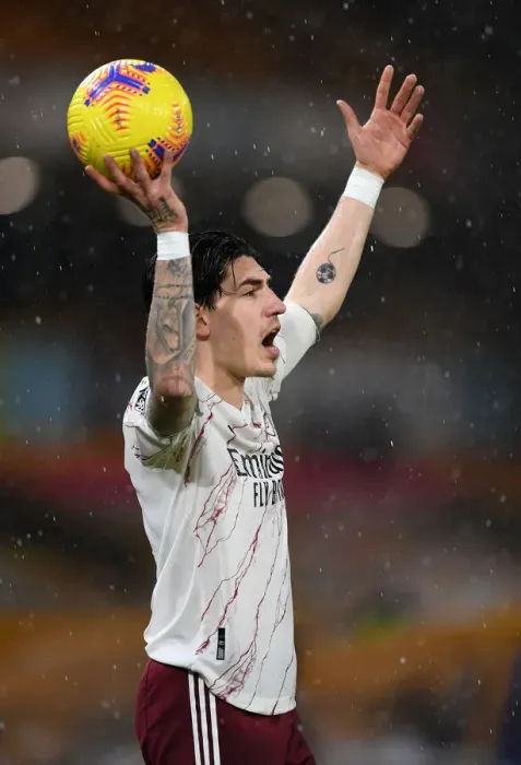 Framed Print : Hector Bellerin in Action: Arsenal vs. Wolverhampton Wanderers, Premier League 2020-21 Framed Print : Hector Bellerin in Action: Arsenal vs. Wolverhampton Wanderers, Premier League 2020-21