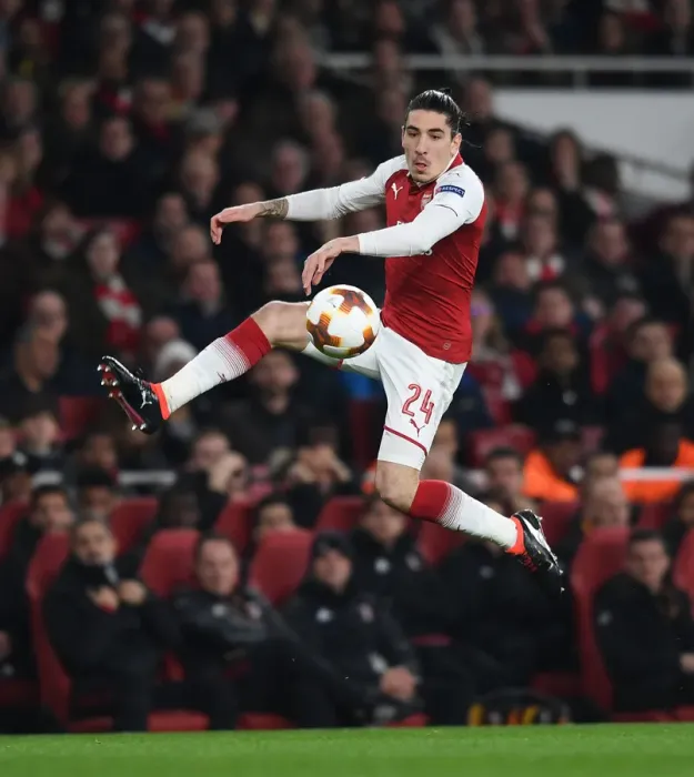 Framed Print : Hector Bellerin in Action: Arsenal vs AC Milan, UEFA Europa League 2018