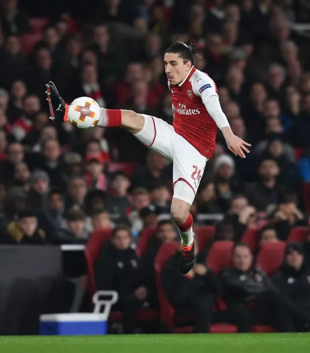 Framed Print : Hector Bellerin in Action: Arsenal vs AC Milan, UEFA Europa League 2018 Framed Print : Hector Bellerin in Action: Arsenal vs AC Milan, UEFA Europa League 2018