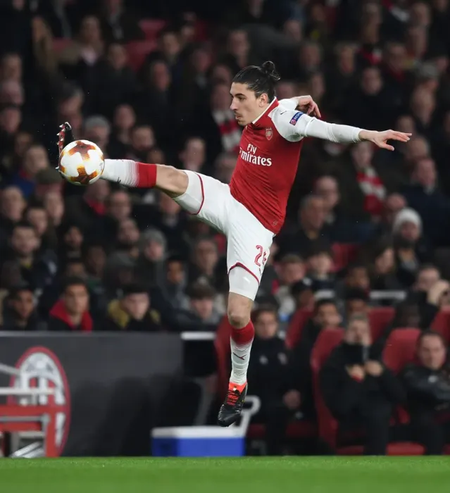 Framed Print : Hector Bellerin in Action: Arsenal vs AC Milan, Europa League 2018 Framed Print : Hector Bellerin in Action: Arsenal vs AC Milan, Europa League 2018