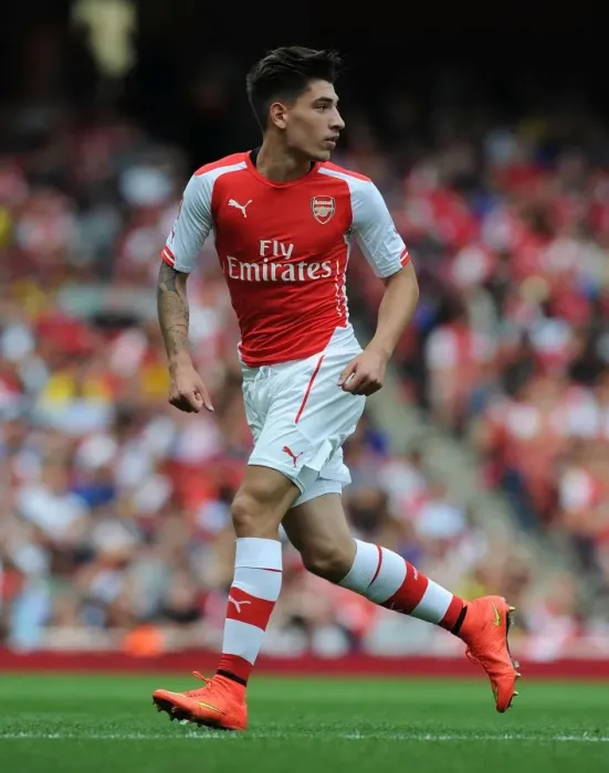 Framed Print : Hector Bellerin in Action: Arsenal vs Benfica, Emirates Cup 2014