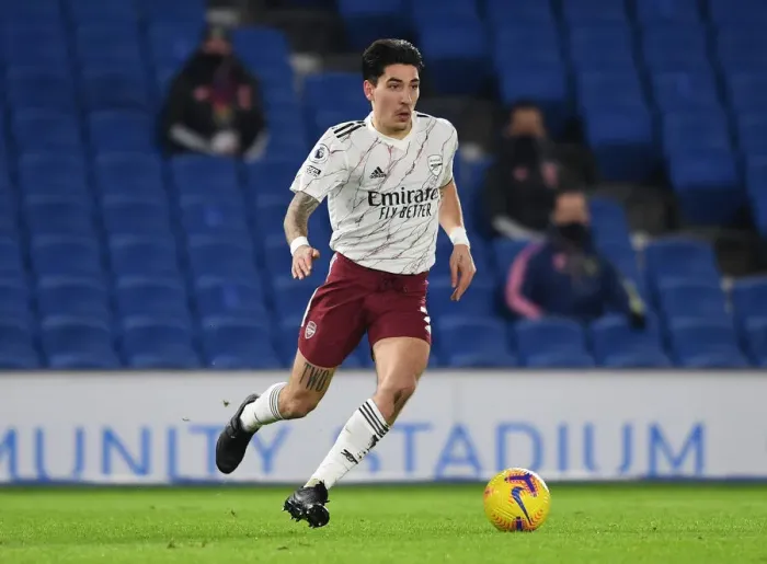 Framed Print : Hector Bellerin in Action: Arsenal vs Brighton, Premier League 2020-21
