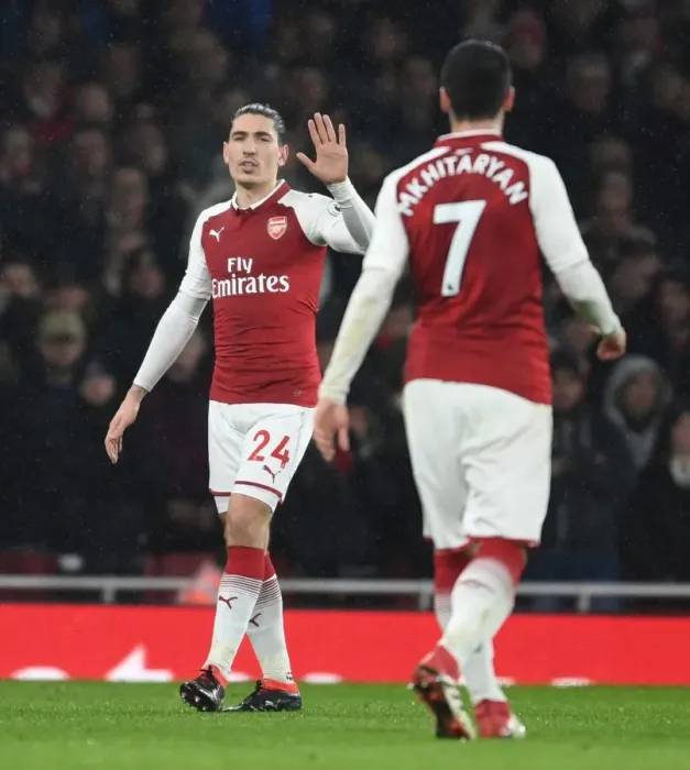 Framed Print : Hector Bellerin in Action: Arsenal vs Everton, Premier League 2017-18 Framed Print : Hector Bellerin in Action: Arsenal vs Everton, Premier League 2017-18