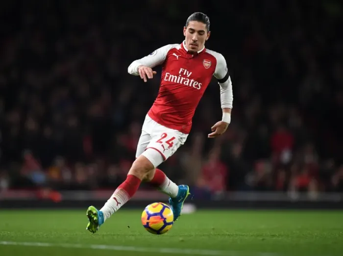 Framed Print : Hector Bellerin in Action: Arsenal vs Huddersfield Town, Premier League 2017-18