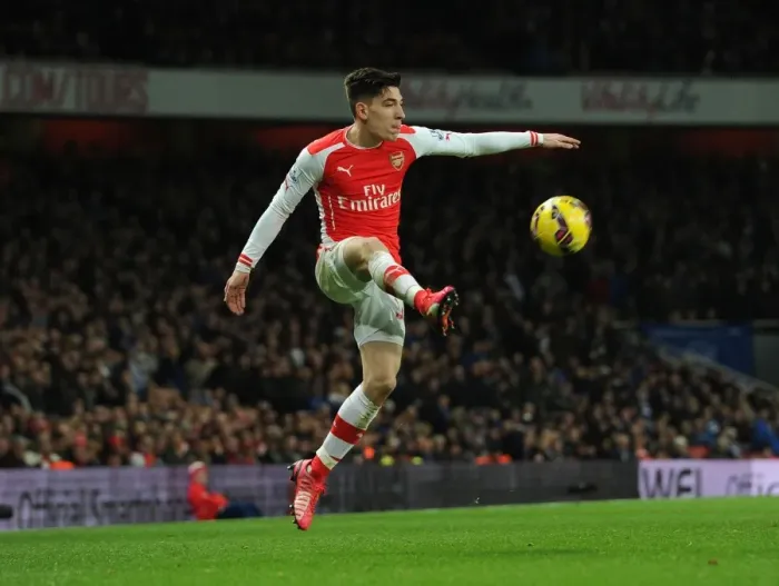 Framed Print : Hector Bellerin in Action: Arsenal vs Leicester City, Premier League 2014-15