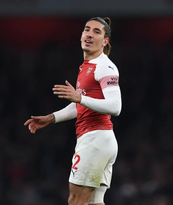 Framed Print : Hector Bellerin in Action: Arsenal vs Liverpool, Premier League 2018-19 Framed Print : Hector Bellerin in Action: Arsenal vs Liverpool, Premier League 2018-19
