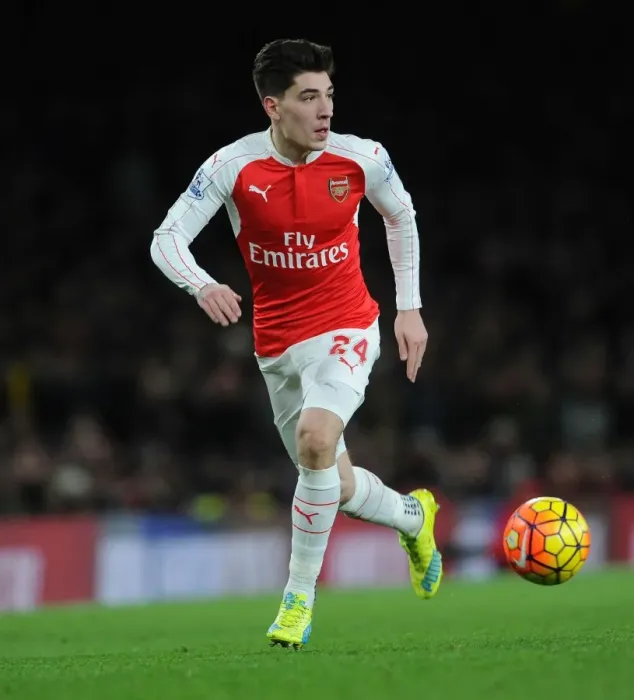 Framed Print : Hector Bellerin in Action: Arsenal vs Southampton, Premier League 2015-16 Framed Print : Hector Bellerin in Action: Arsenal vs Southampton, Premier League 2015-16