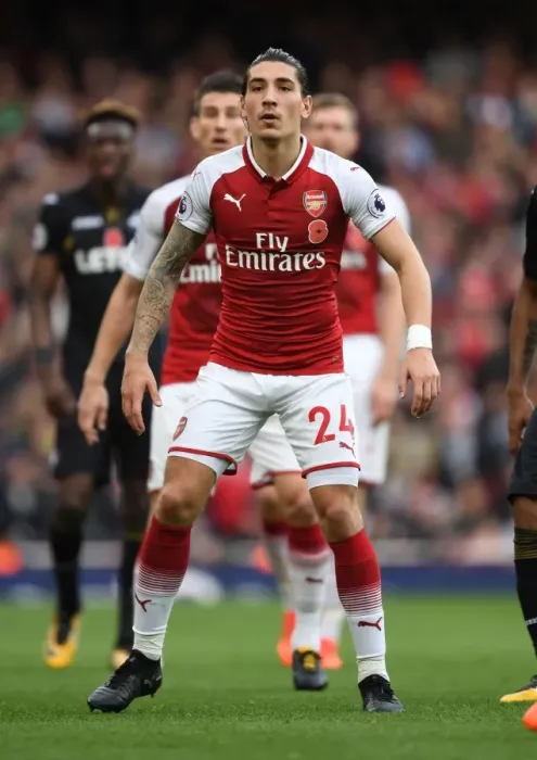 Framed Print : Hector Bellerin in Action: Arsenal vs Swansea City, Premier League 2017-18