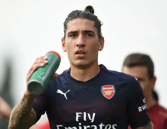 Framed Print : Hector Bellerin in Action: Arsenal's Pre-Season Clash at Borehamwood (2018) Framed Print : Hector Bellerin in Action: Arsenal's Pre-Season Clash at Borehamwood (2018)