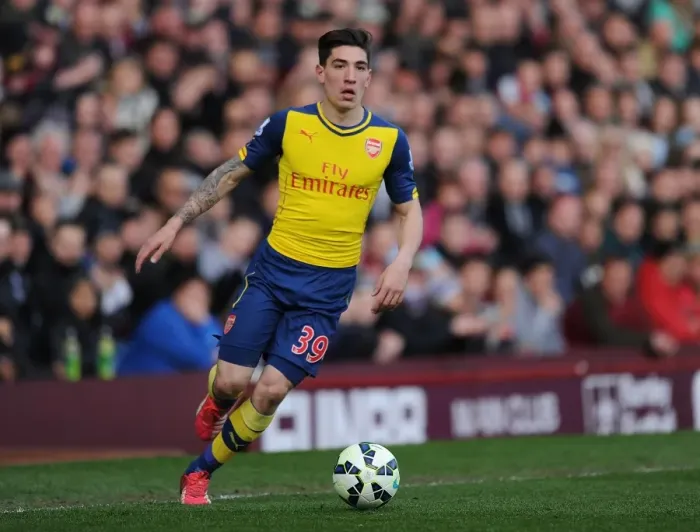 Framed Print : Hector Bellerin: In Action Against Burnley, Premier League 2014 / 15 Framed Print : Hector Bellerin: In Action Against Burnley, Premier League 2014 / 15