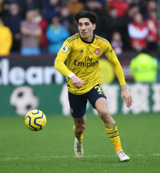 Framed Print : Hector Bellerin: In Action Against Burnley, Premier League 2019-20 Framed Print : Hector Bellerin: In Action Against Burnley, Premier League 2019-20