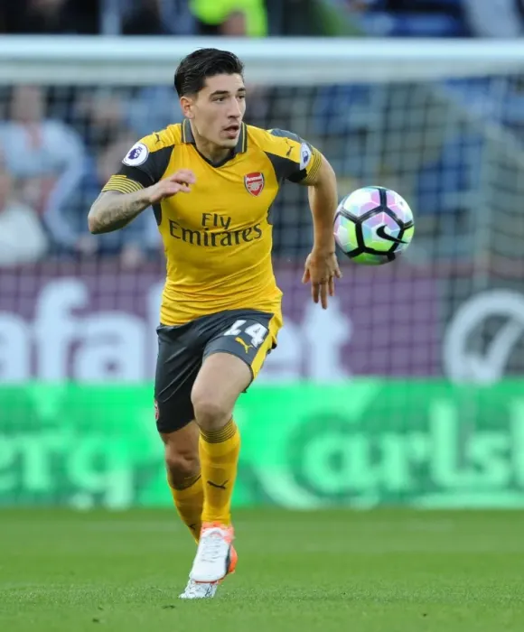 Framed Print : Hector Bellerin in Action: Burnley vs. Arsenal, Premier League 2016-17 Framed Print : Hector Bellerin in Action: Burnley vs. Arsenal, Premier League 2016-17