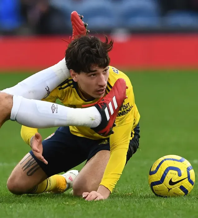 Framed Print : Hector Bellerin in Action: Burnley vs Arsenal, Premier League 2019-20