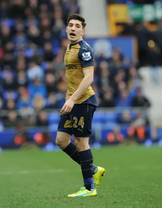 Framed Print : Hector Bellerin: In Action Against Everton in Premier League 2015-16