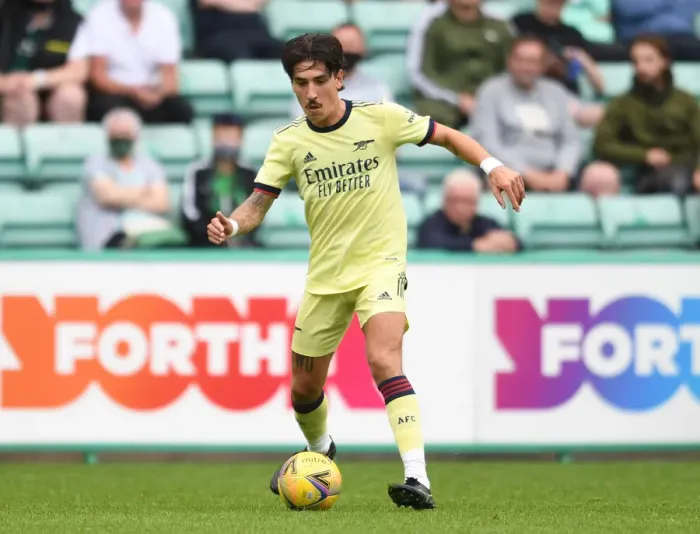 Framed Print : Hector Bellerin in Action: Hibernian vs Arsenal Pre-Season Friendly, Edinburgh 2021 Framed Print : Hector Bellerin in Action: Hibernian vs Arsenal Pre-Season Friendly, Edinburgh 2021