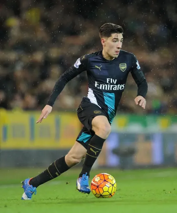 Framed Print : Hector Bellerin: In Action Against Norwich City, Premier League 2015-16 Framed Print : Hector Bellerin: In Action Against Norwich City, Premier League 2015-16