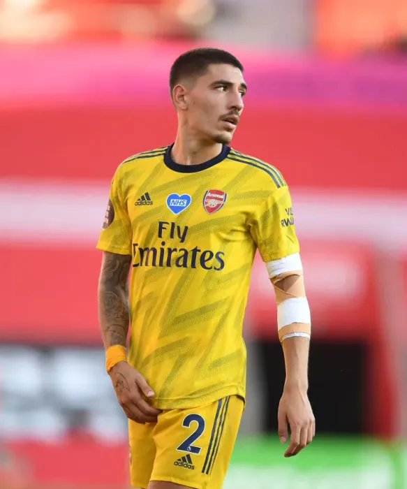 Framed Print : Hector Bellerin in Action: Southampton vs. Arsenal, Premier League 2019-2020 Framed Print : Hector Bellerin in Action: Southampton vs. Arsenal, Premier League 2019-2020