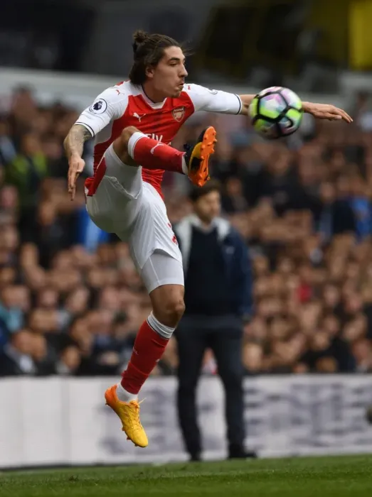 Framed Print : Hector Bellerin in Action: Tottenham Hotspur vs Arsenal, Premier League 2016-17