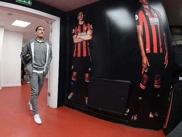 Hector Bellerin Arrives at Vitality Stadium: AFC Bournemouth vs. Arsenal, Premier League 2017-18