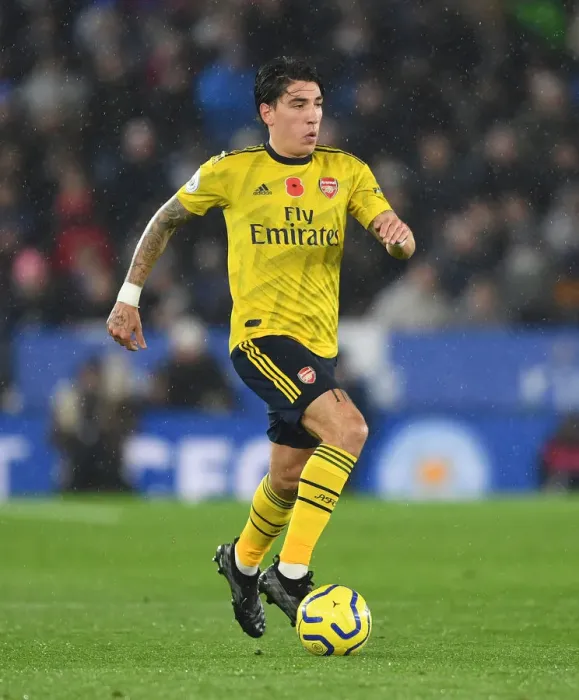Framed Print : Hector Bellerin of Arsenal in Action against Leicester City - Premier League 2019-20 Framed Print : Hector Bellerin of Arsenal in Action against Leicester City - Premier League 2019-20