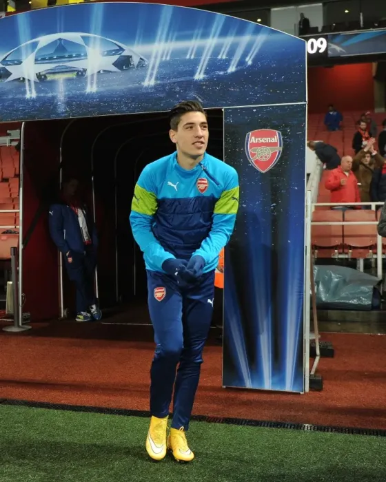 Framed Print : Hector Bellerin (Arsenal). Arsenal 2: 0 Borussia Dortmund. UEFA Champions League. Group D