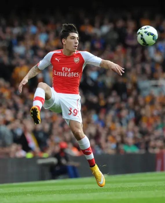 Framed Print : Hector Bellerin (Arsenal). Arsenal 2: 2 Hull City. Barclays Premier League. Emirates Stadium Framed Print : Hector Bellerin (Arsenal). Arsenal 2: 2 Hull City. Barclays Premier League. Emirates Stadium