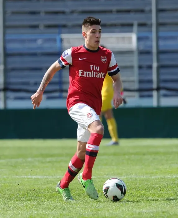 Framed Print : Hector Bellerin (Arsenal). Arsenal U19 1: 3 Sporting Lisbon U19. Nextgen Series 3rd Place Play-off