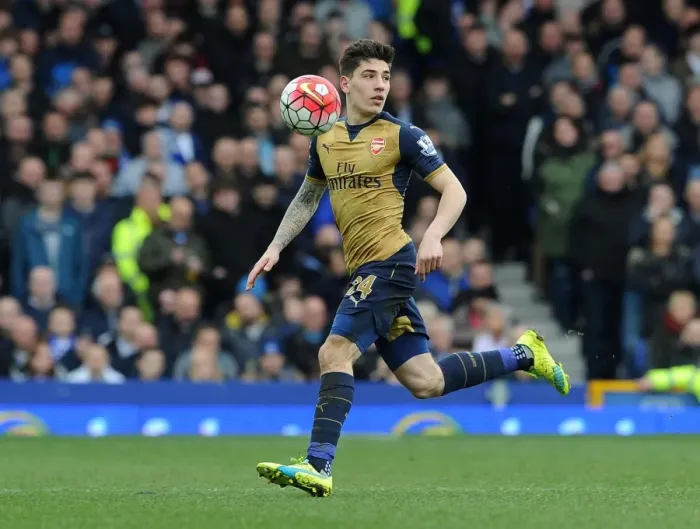 Framed Print : Hector Bellerin (Arsenal). Everton 0: 2 Arsenal. Barclays Premier League. Goodison Park