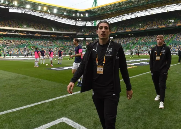 Framed Print : Hector Bellerin: Arsenal Star's Focus Before Sporting CP Clash in Europa League