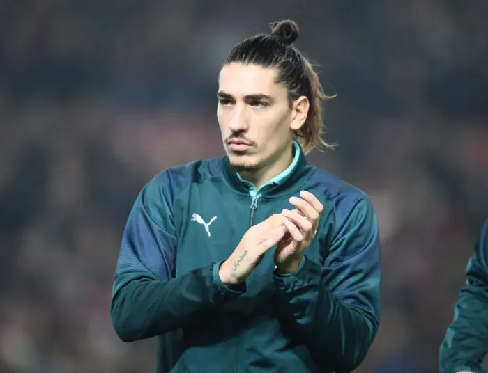 Framed Print : Hector Bellerin: Arsenal Star's Intense Focus Before Manchester United Clash Framed Print : Hector Bellerin: Arsenal Star's Intense Focus Before Manchester United Clash