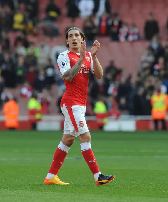 Framed Print : Hector Bellerin: Arsenal's Defensive Determination vs Manchester United (2016-17)