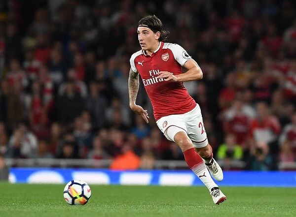Hector Bellerin: Arsenal's Defensive Star in Action against Leicester City, Premier League 2017-18