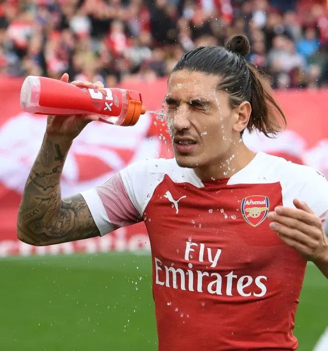 Framed Print : Hector Bellerin: Arsenal's Focused Defender Ahead of Arsenal v Everton Clash Framed Print : Hector Bellerin: Arsenal's Focused Defender Ahead of Arsenal v Everton Clash