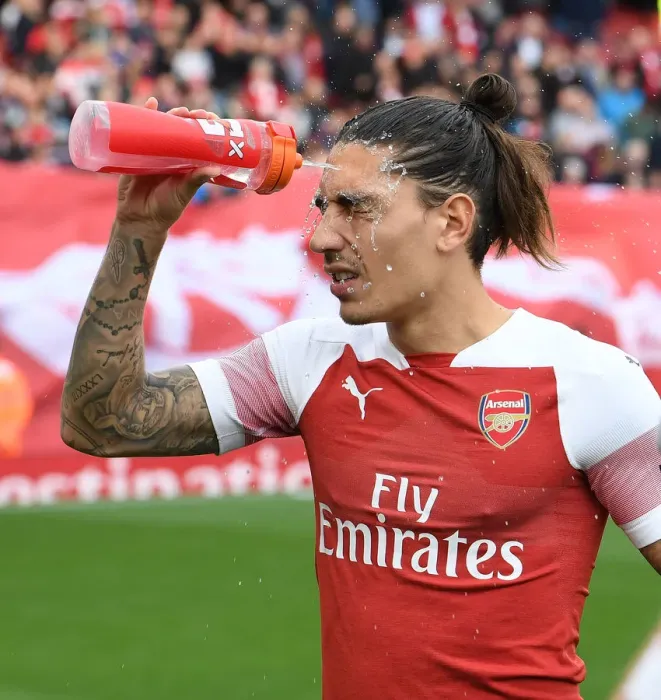 Framed Print : Hector Bellerin: Arsenal's Focused Defender Readies for Arsenal vs. Everton Showdown