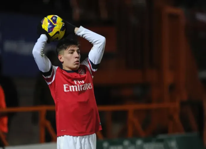 Framed Print : Hector Bellerin: Arsenal's Star U19 Shines in 4-2 Victory over Athletic Bilbao in NextGen Series