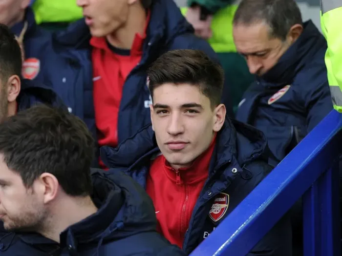 Framed Print : Hector Bellerin on the Bench: Everton vs Arsenal, Premier League 2013 / 14 Framed Print : Hector Bellerin on the Bench: Everton vs Arsenal, Premier League 2013 / 14