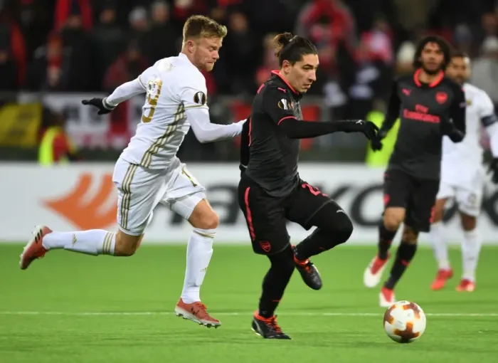 Framed Print : Hector Bellerin Breaks Past Dennis Widgren in Europa League Clash: Ostersunds vs Arsenal Framed Print : Hector Bellerin Breaks Past Dennis Widgren in Europa League Clash: Ostersunds vs Arsenal