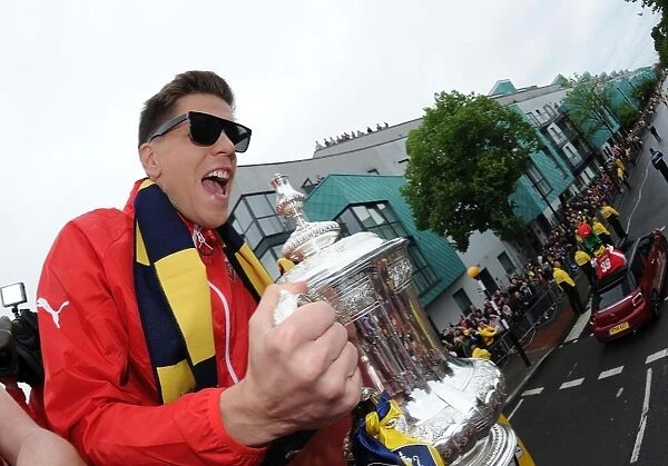 Hector Bellerin Celebrates Arsenal's FA Cup Victory during the 2014-15 Parade
