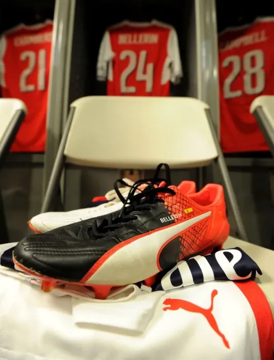 Framed Print : Hector Bellerin Gears Up for Arsenal FC's Battle against MLS All-Stars at Avaya Stadium (July 2016)