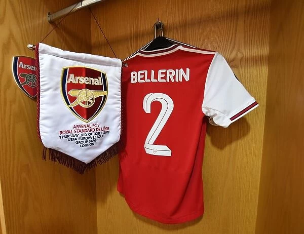 Hector Bellerin Gears Up: Arsenal vs. Standard Liege in Europa League (2019-20)